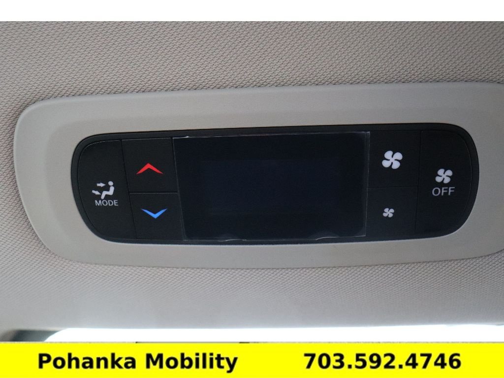 Used 2024 Chrysler Voyager LX FWD image 31
