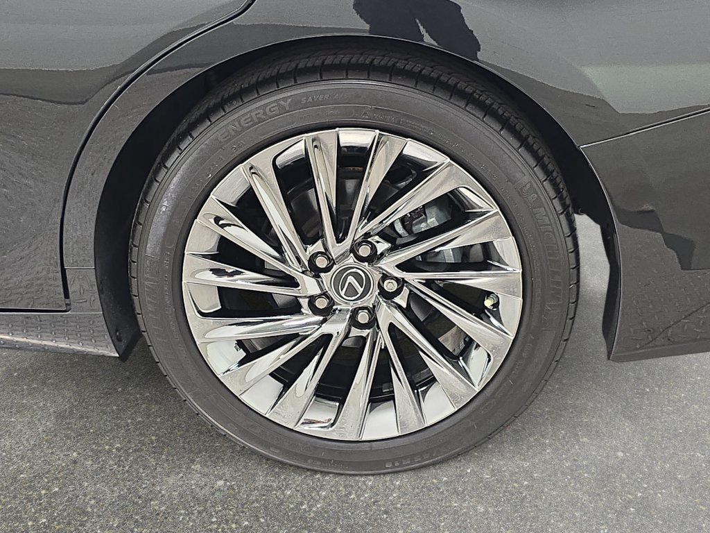 Used 2024 Lexus ES 350 Ultra Luxury w/ Accessory Package (Z2) FWD image 30
