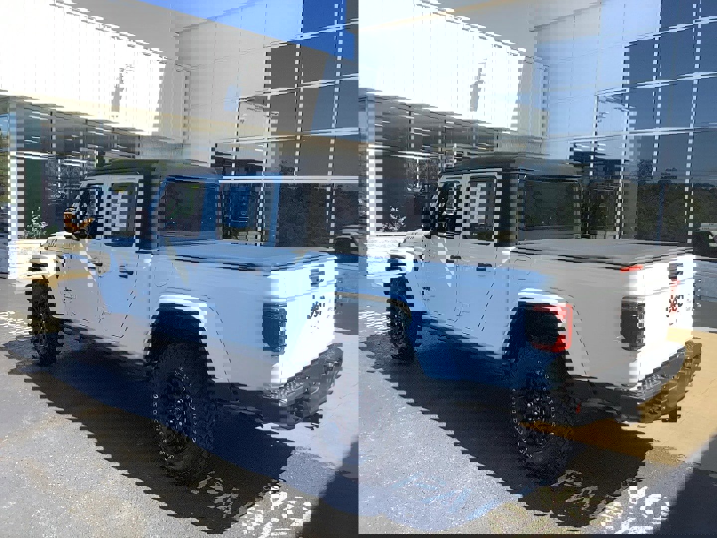 Certified 2024 Jeep Gladiator Sport image 7