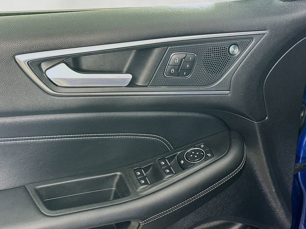 Used 2021 Ford Edge Titanium image 24