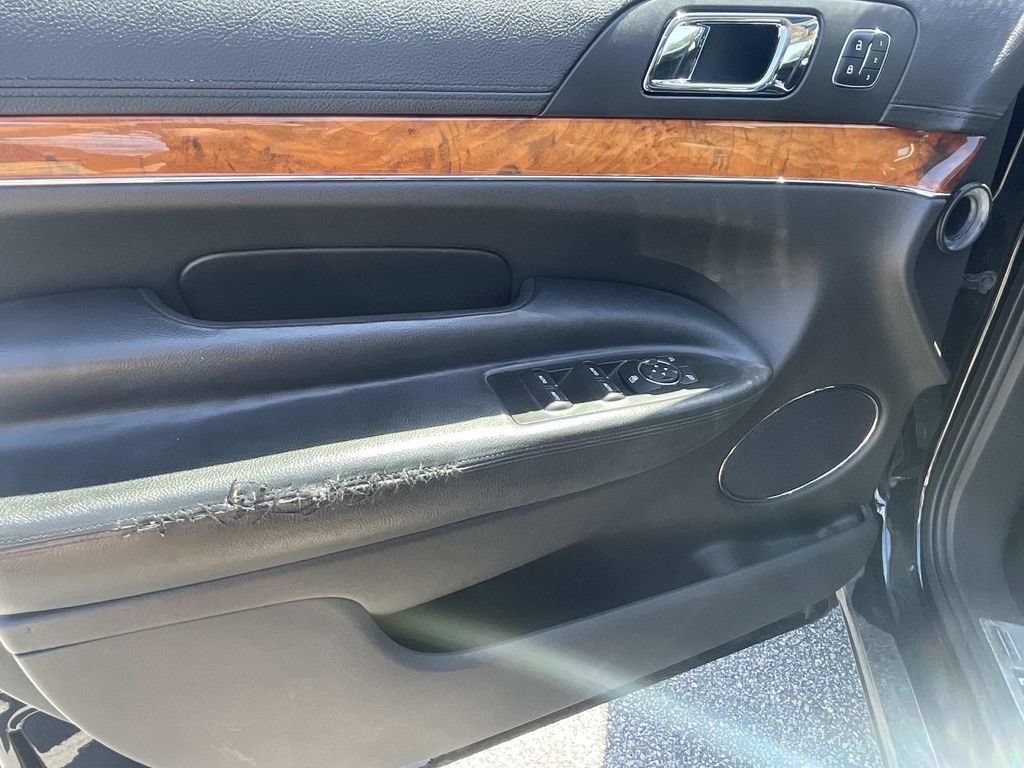 Used 2019 Lincoln MKT AWD image 16