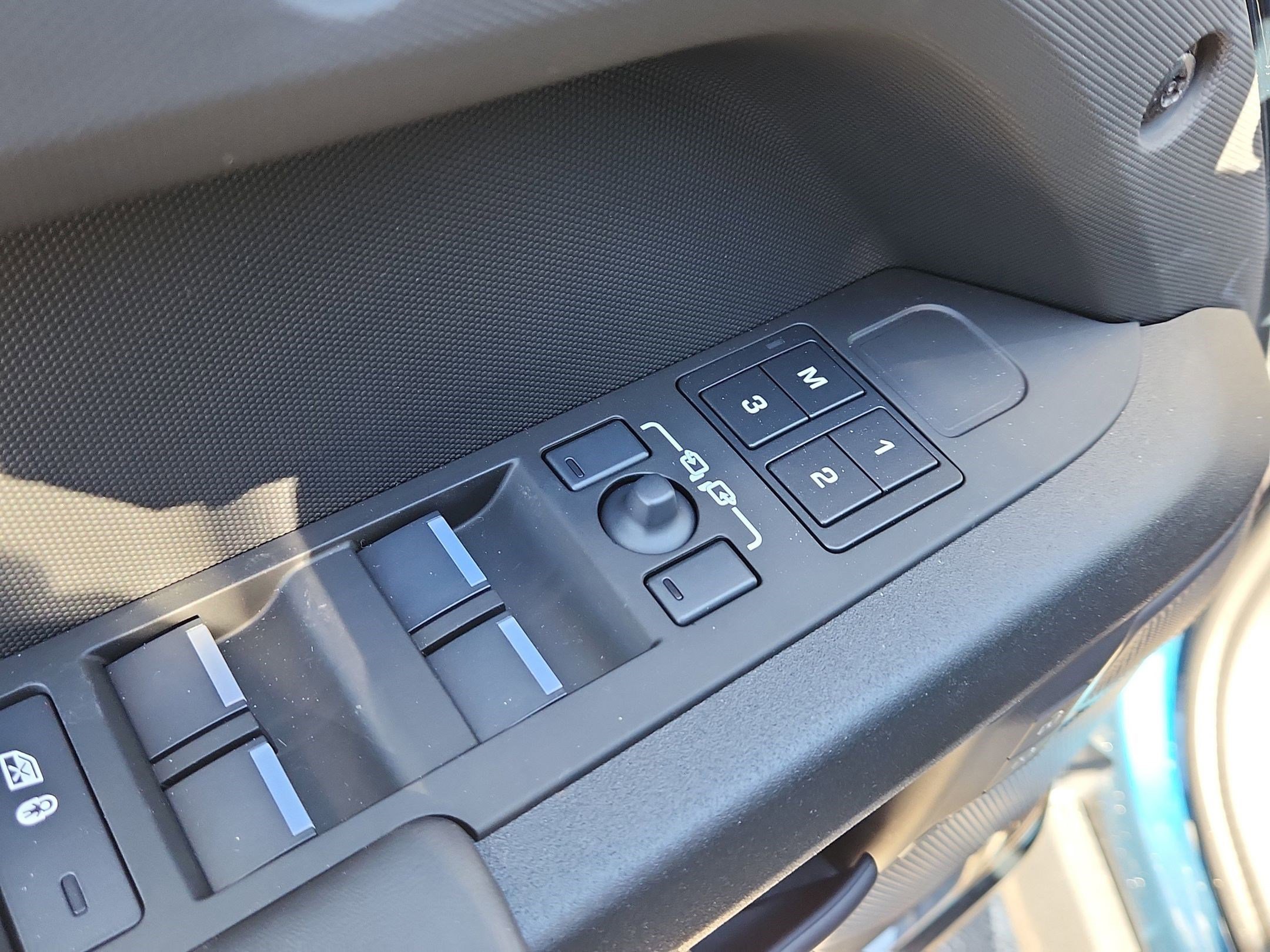 New 2026 Land Rover Defender 110 OCTA image 10