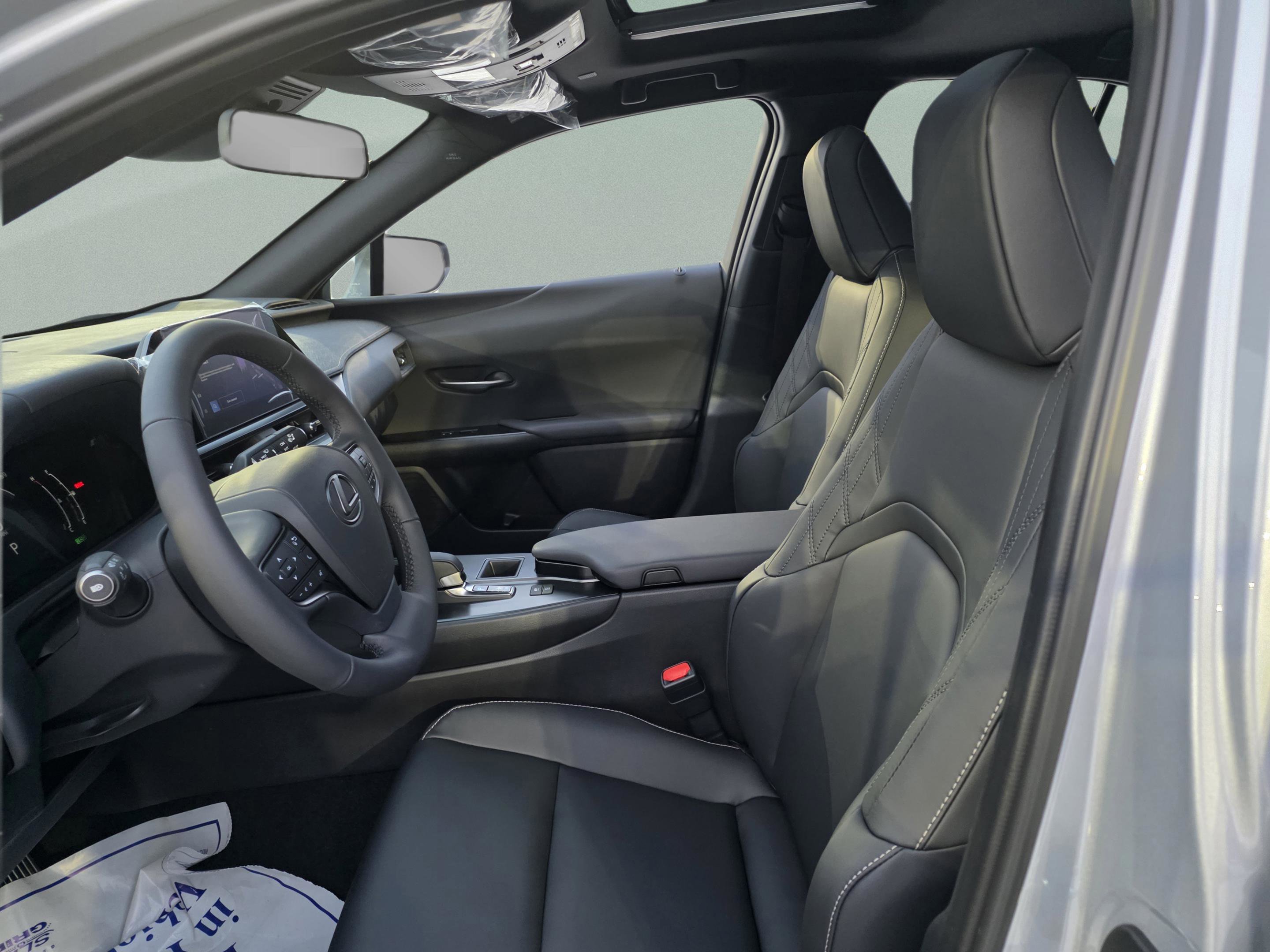 New 2026 Lexus UX 300h FWD image 12