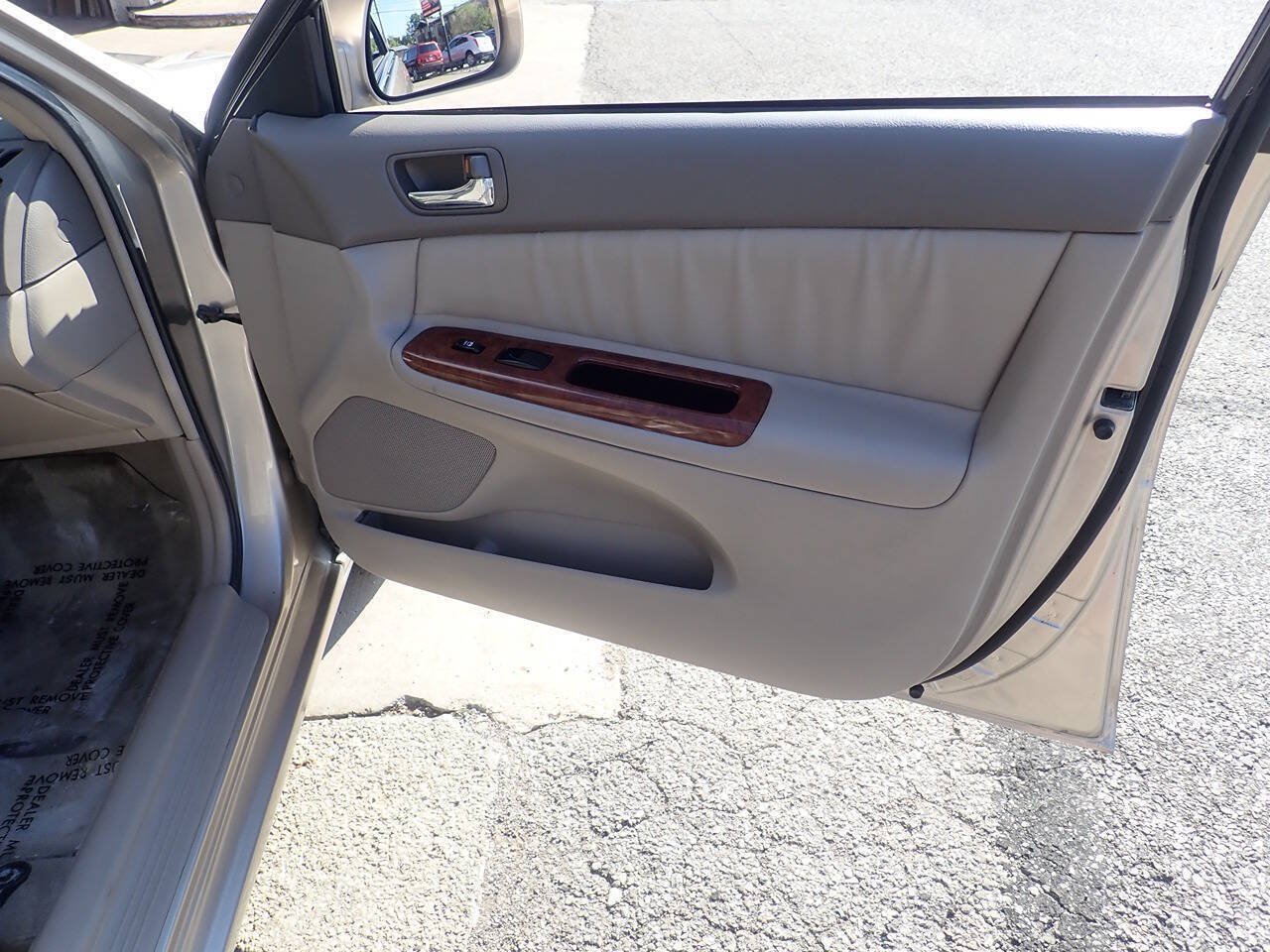 Used 2006 Toyota Camry XLE w/ VSC & Side Airbag Pkg FWD image 26