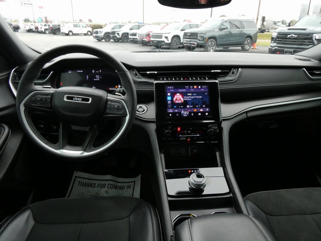 Used 2024 Jeep Grand Cherokee Altitude image 18