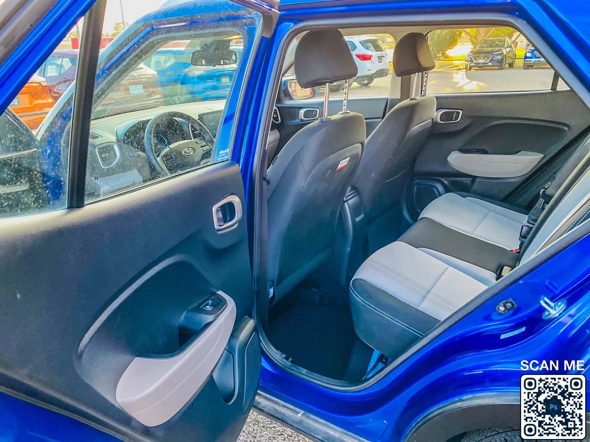 Used 2023 Hyundai Venue SEL image 13