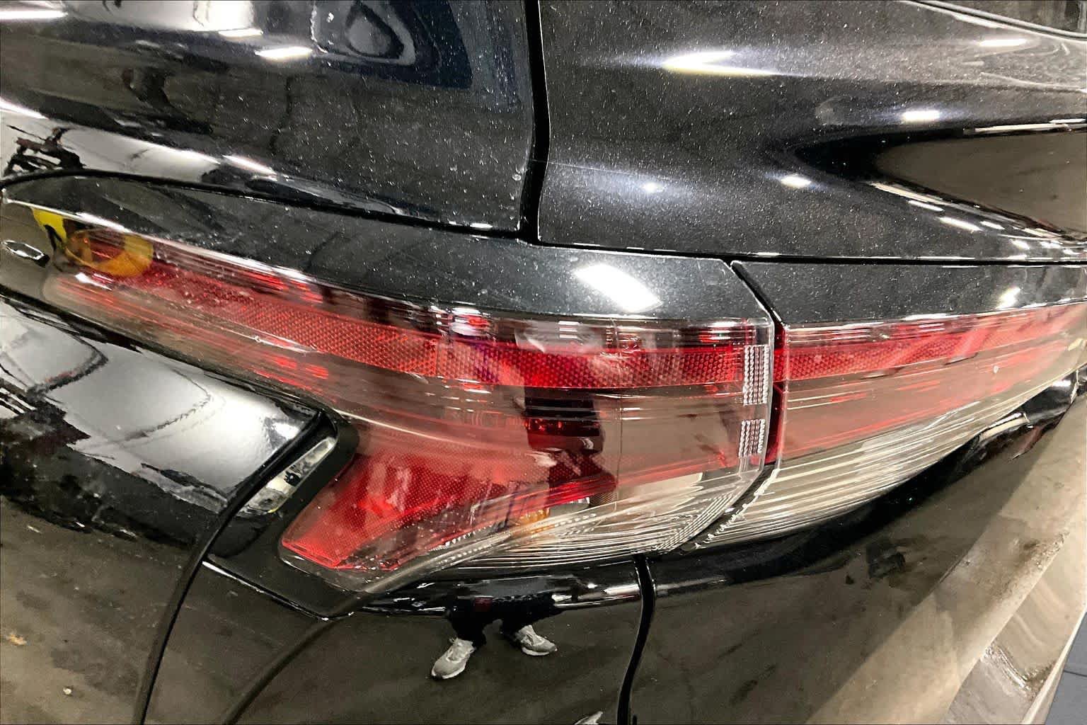 New 2026 Toyota Sienna XLE AWD/4WD image 14