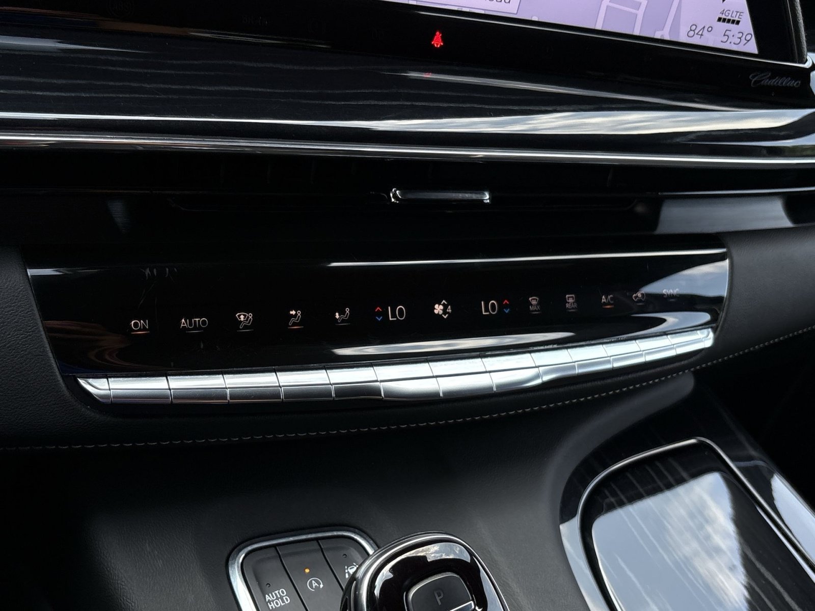 Used 2024 Cadillac Escalade ESV Sport RWD image 21