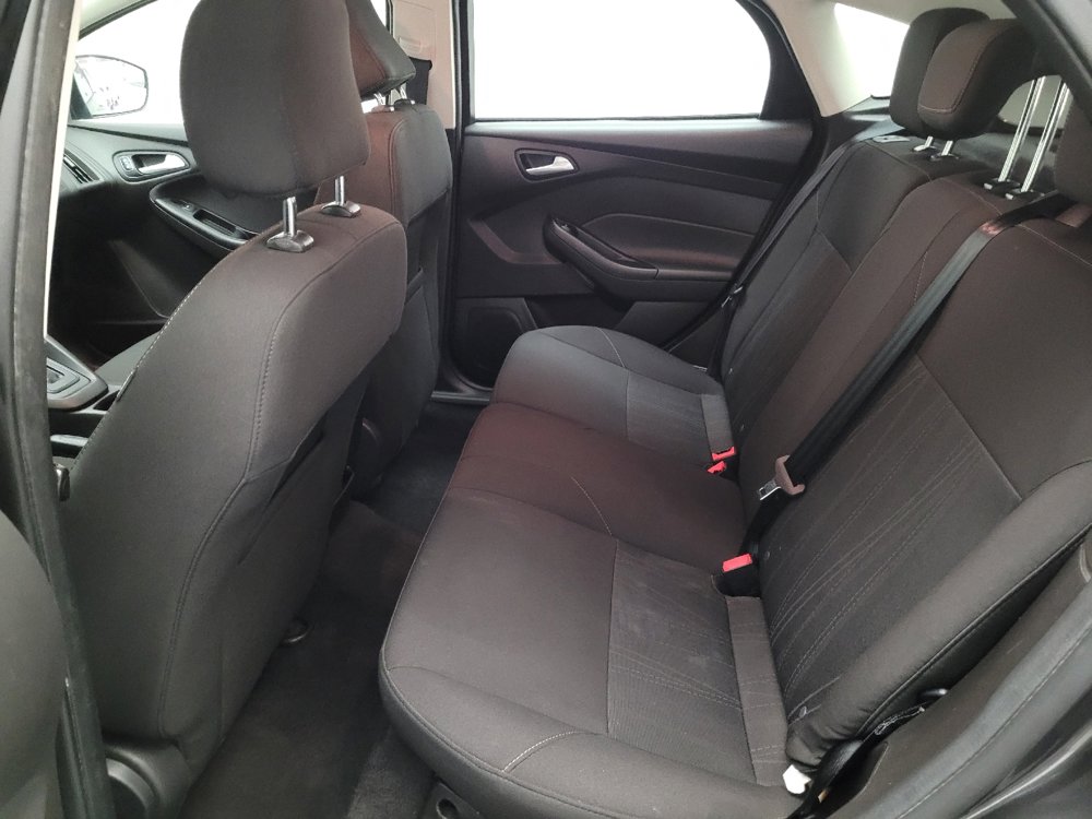 Used 2017 Ford Focus SE image 18