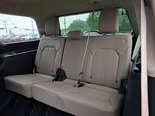 Used 2024 Ford Expedition Limited AWD/4WD image 11