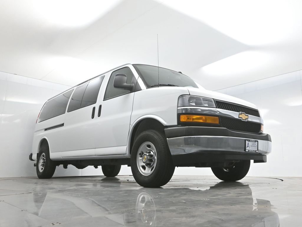 Used 2025 Chevrolet Express 3500 LT w/ LT Preferred Equipment Group RWD image 48