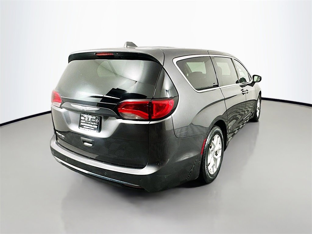 Used 2018 Chrysler Pacifica Touring Plus w/ Tire & Wheel Group image 7