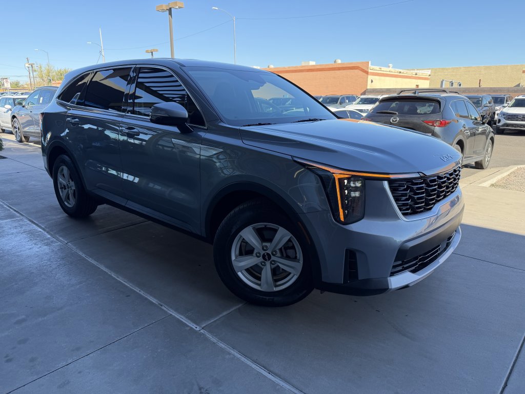 Used 2024 Kia Sorento LX image 6