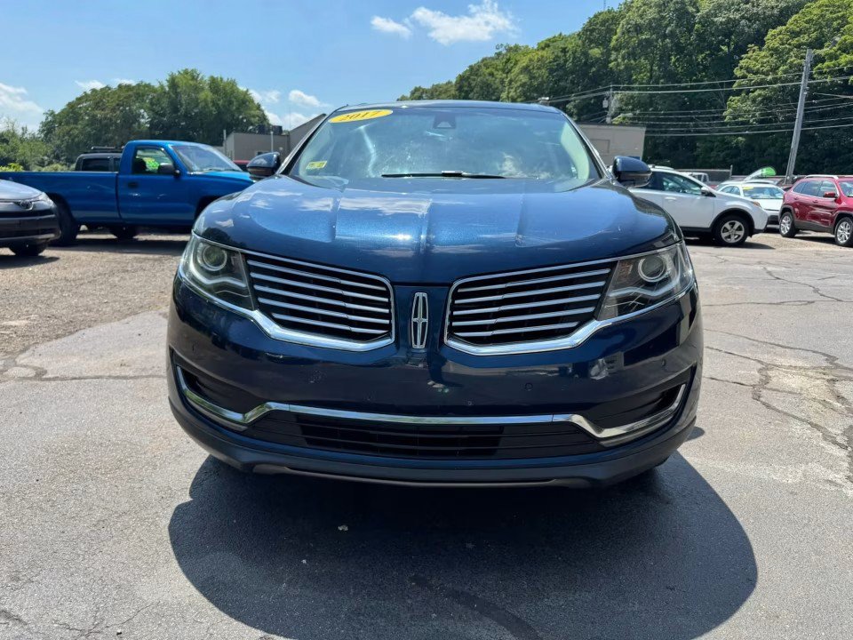 Used 2017 Lincoln MKX Reserve w/ Driver Assistance Package AWD/4WD image 2