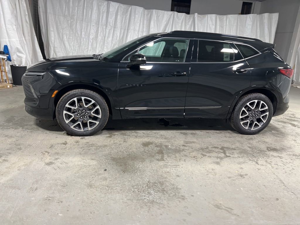 Used 2025 Chevrolet Blazer RS image 4