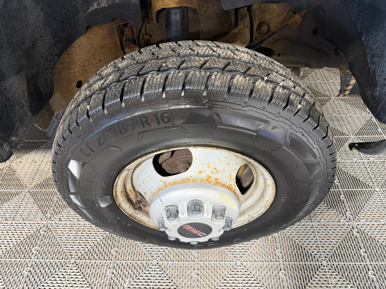 Used 2004 GMC Sierra 3500 W/T w/ Heavy-Duty Power Package image 9