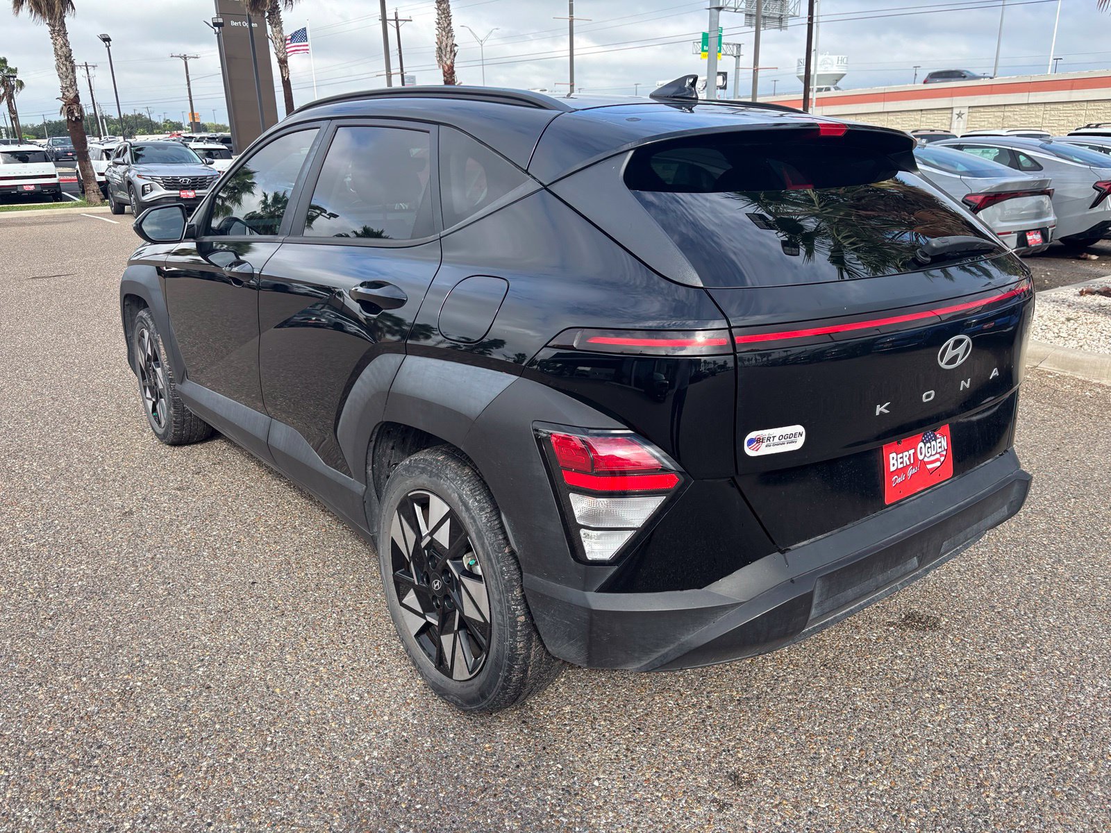 Used 2024 Hyundai Kona SEL FWD image 4