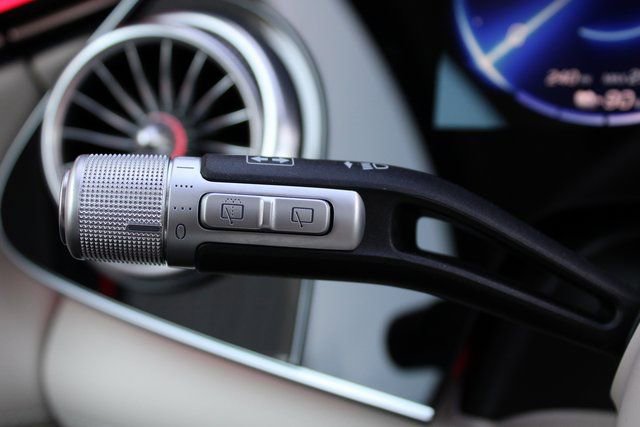 Used 2023 Mercedes-Benz EQS 580 4MATIC SUV image 10