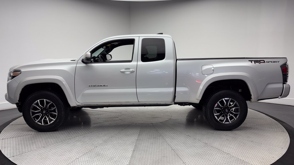 Certified 2022 Toyota Tacoma TRD Sport RWD image 5