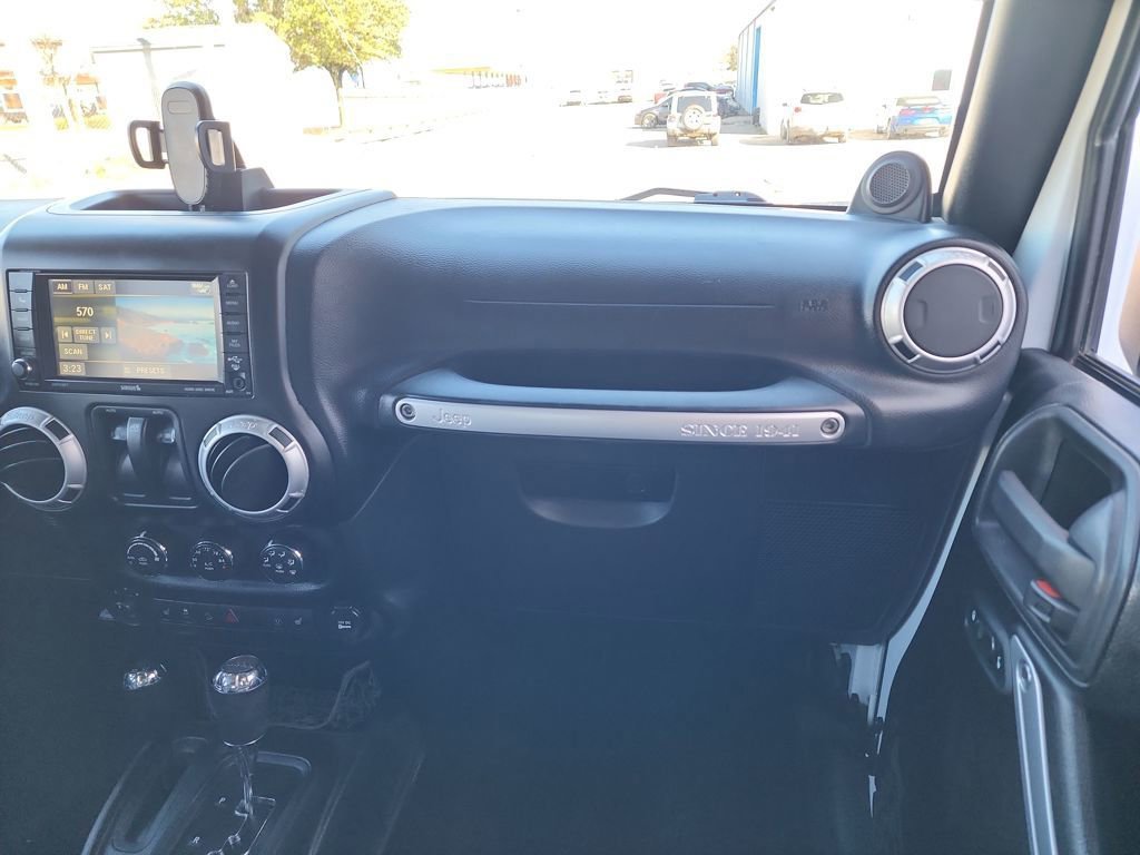 Used 2013 Jeep Wrangler Rubicon w/ PWR Convenience Group image 19