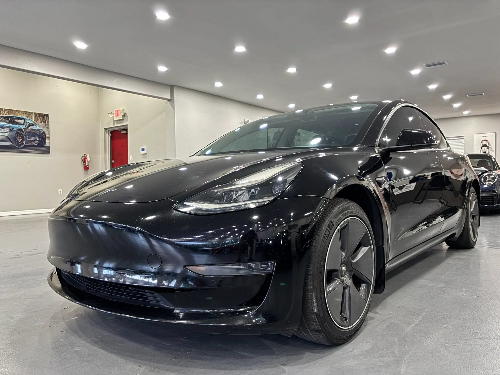 Used 2021 Tesla Model 3 Standard Range RWD image 3