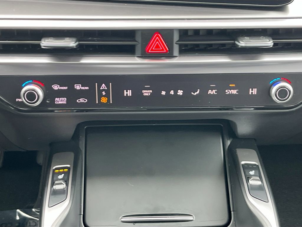 Certified 2025 Kia Sorento EX image 23