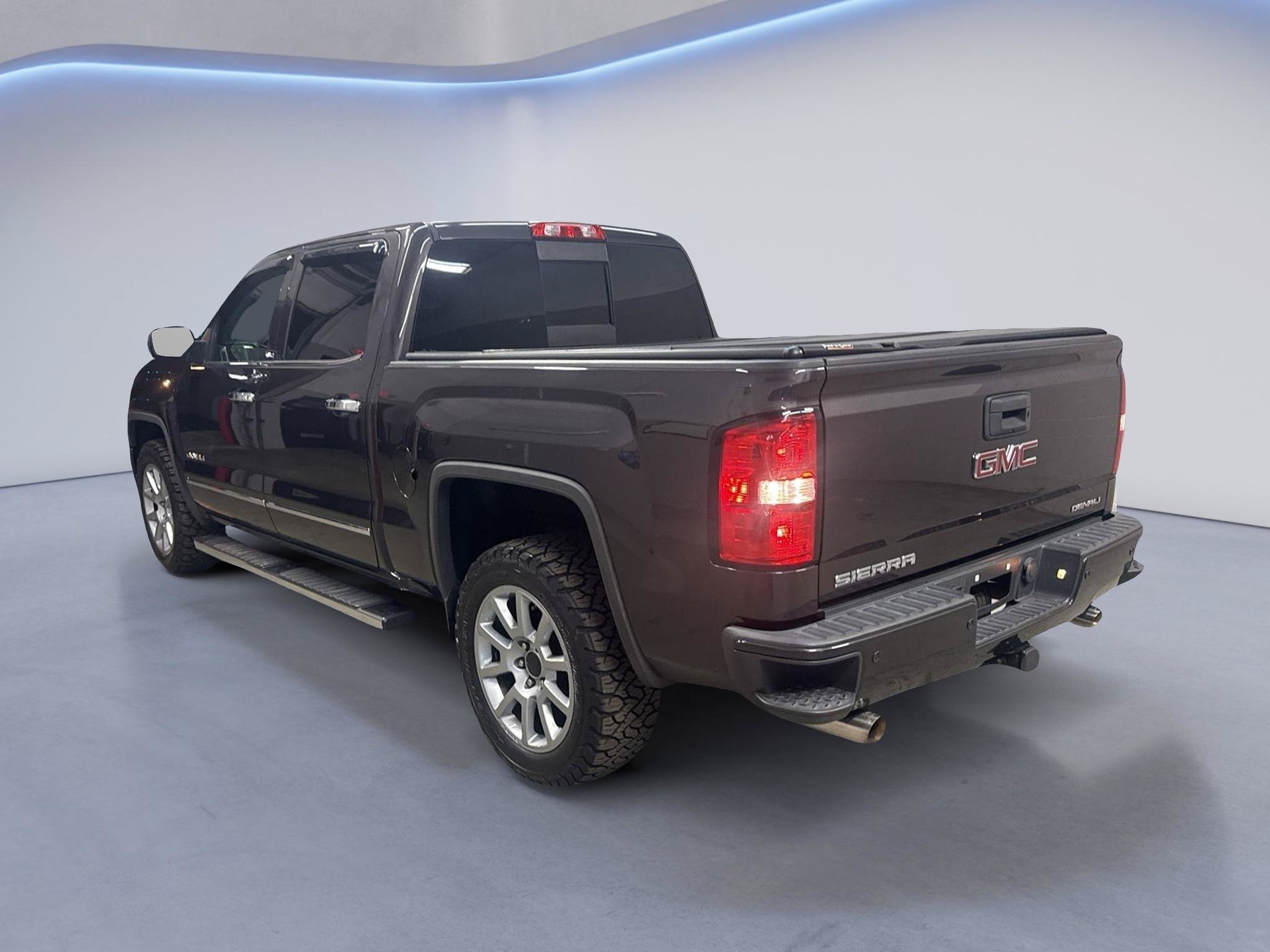 Used 2015 GMC Sierra 1500 Denali w/ Driver Alert Package AWD/4WD image 5