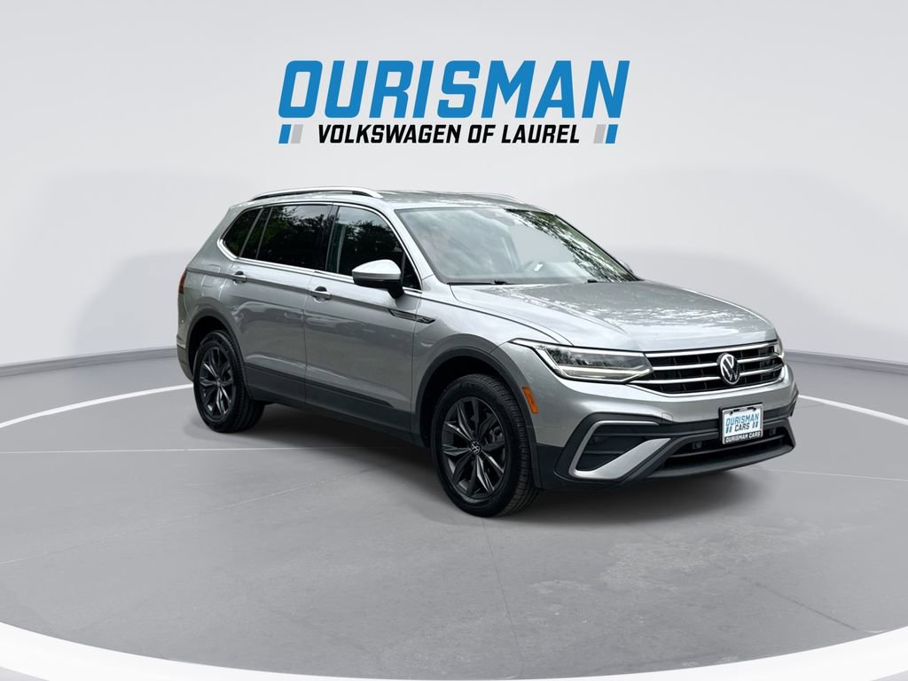 Used 2023 Volkswagen Tiguan SE AWD/4WD image 2