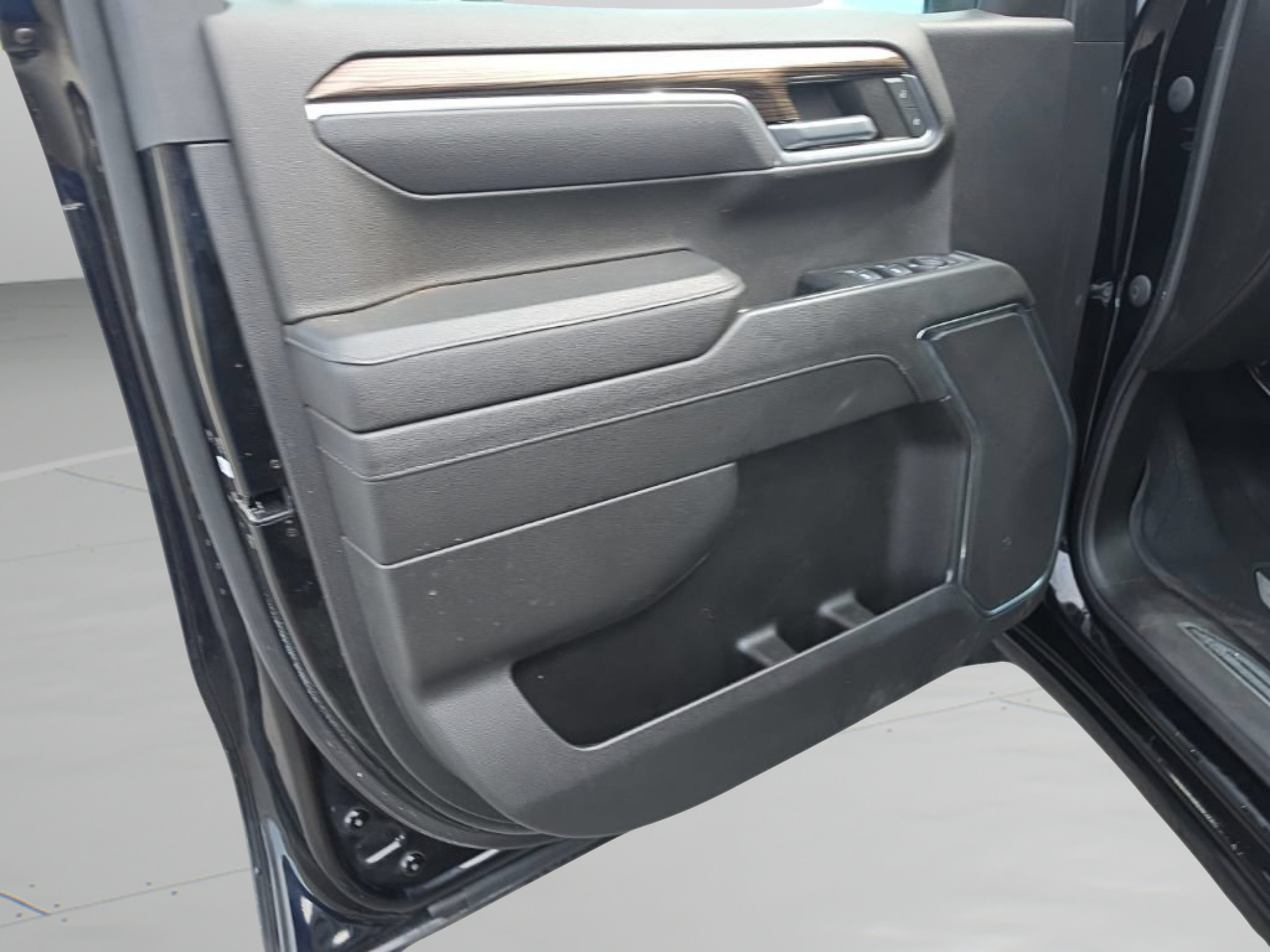 Used 2023 Chevrolet Silverado 1500 LT RWD image 12