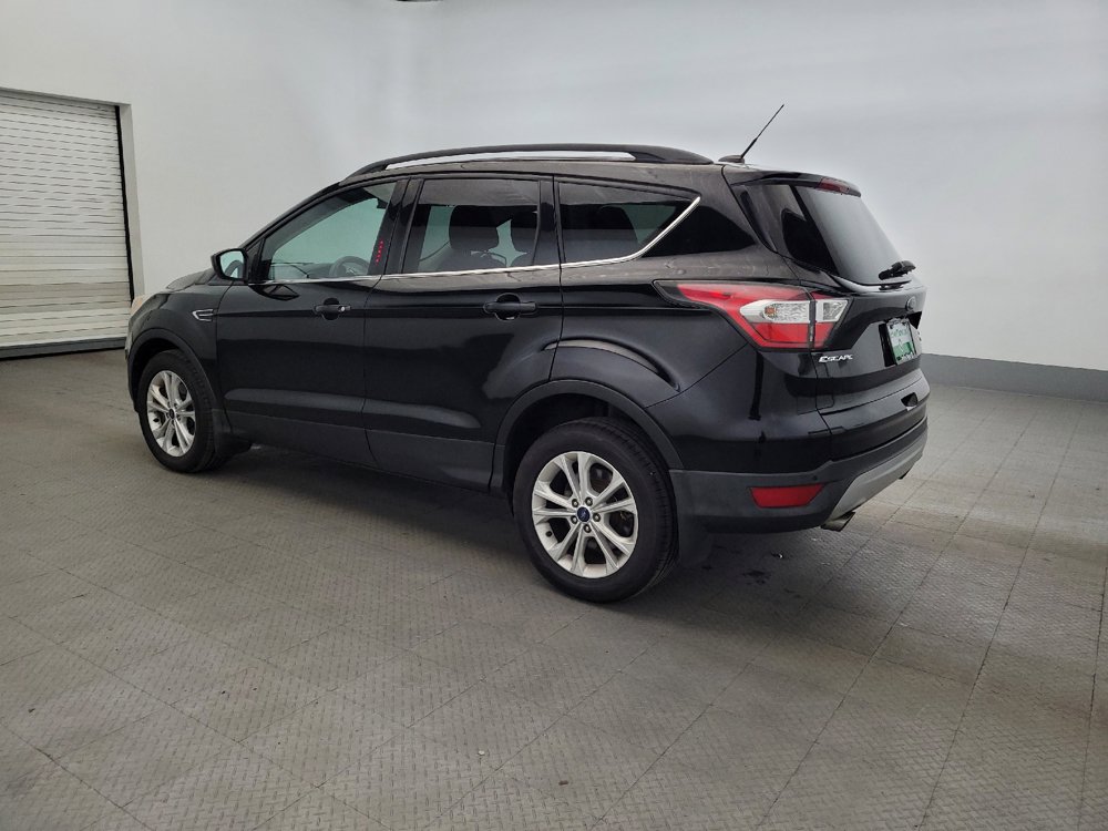 Used 2017 Ford Escape SE w/ Equipment Group 201A FWD image 3