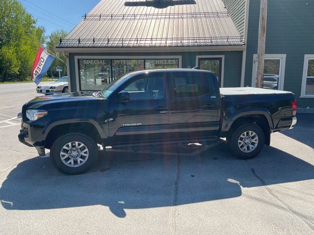 Used 2019 Toyota Tacoma SR5 AWD/4WD image 2