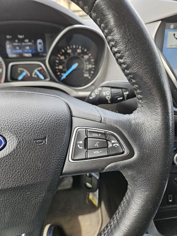 Used 2018 Ford Escape SEL image 17