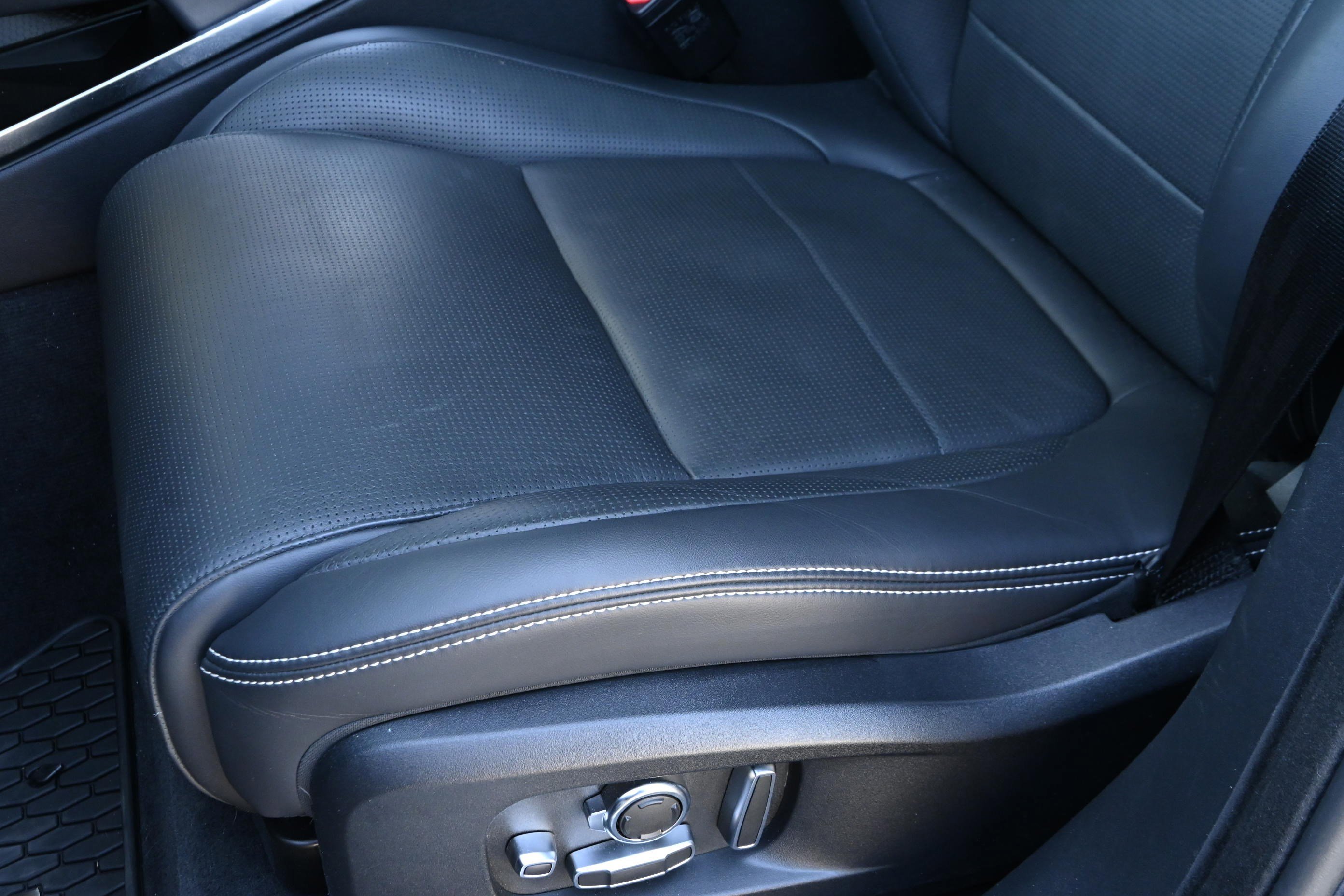 Used 2025 Jaguar F-PACE R-Dynamic S image 29