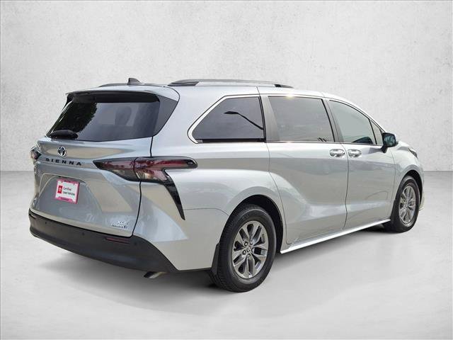 Certified 2024 Toyota Sienna XLE FWD image 5