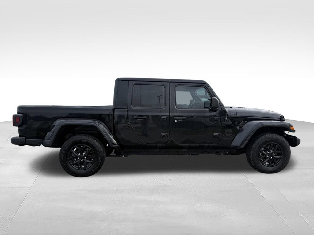 Used 2022 Jeep Gladiator Sport AWD/4WD image 24
