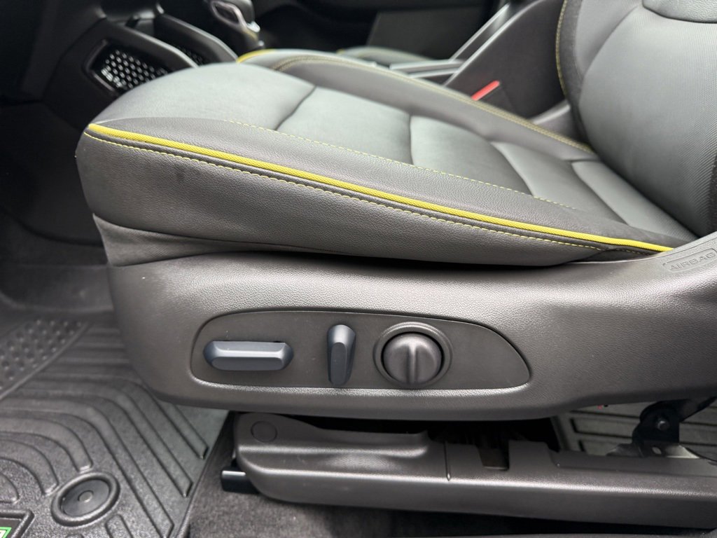 Used 2025 Chevrolet TrailBlazer ACTIV w/ Convenience Package image 17