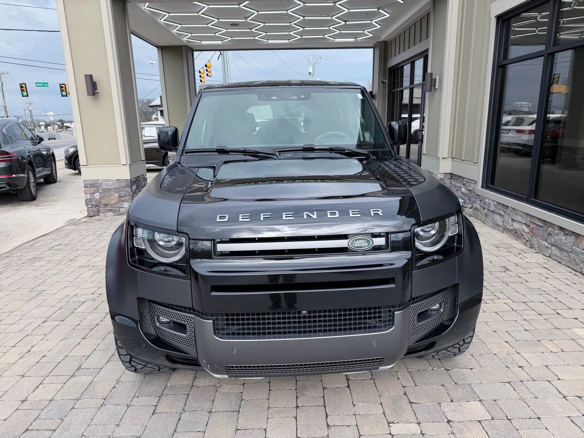 Used 2023 Land Rover Defender 110 V8 image 44