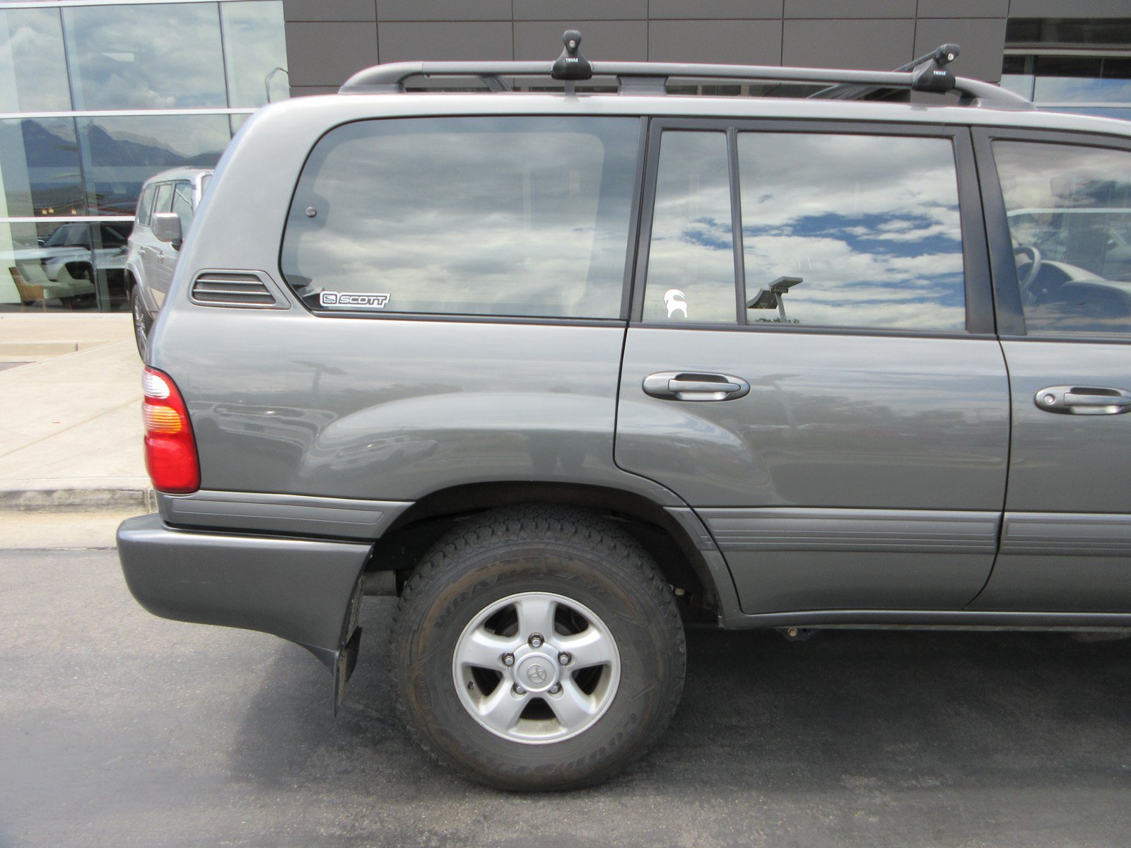 Used 2000 Toyota Land Cruiser AWD/4WD image 10