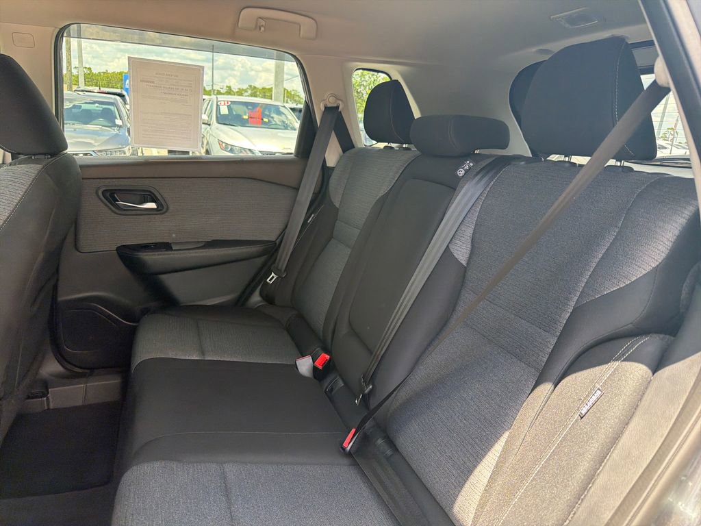 Used 2022 Nissan Rogue SV FWD image 21