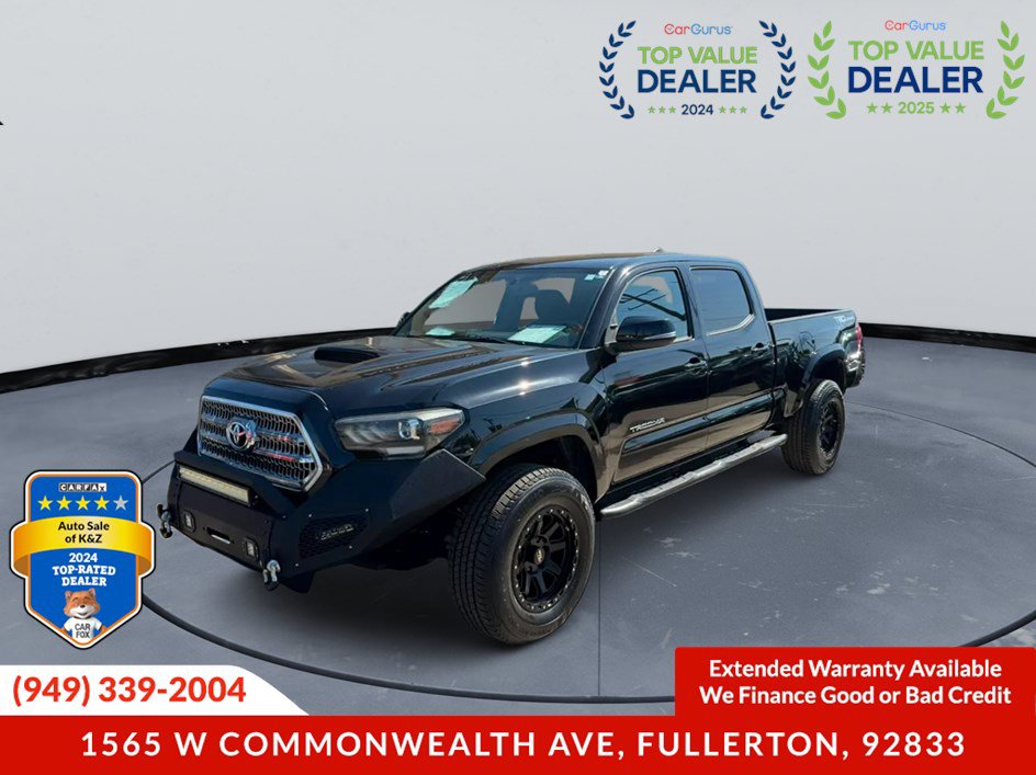 Used 2017 Toyota Tacoma TRD Sport w/ Tow Package RWD image 1