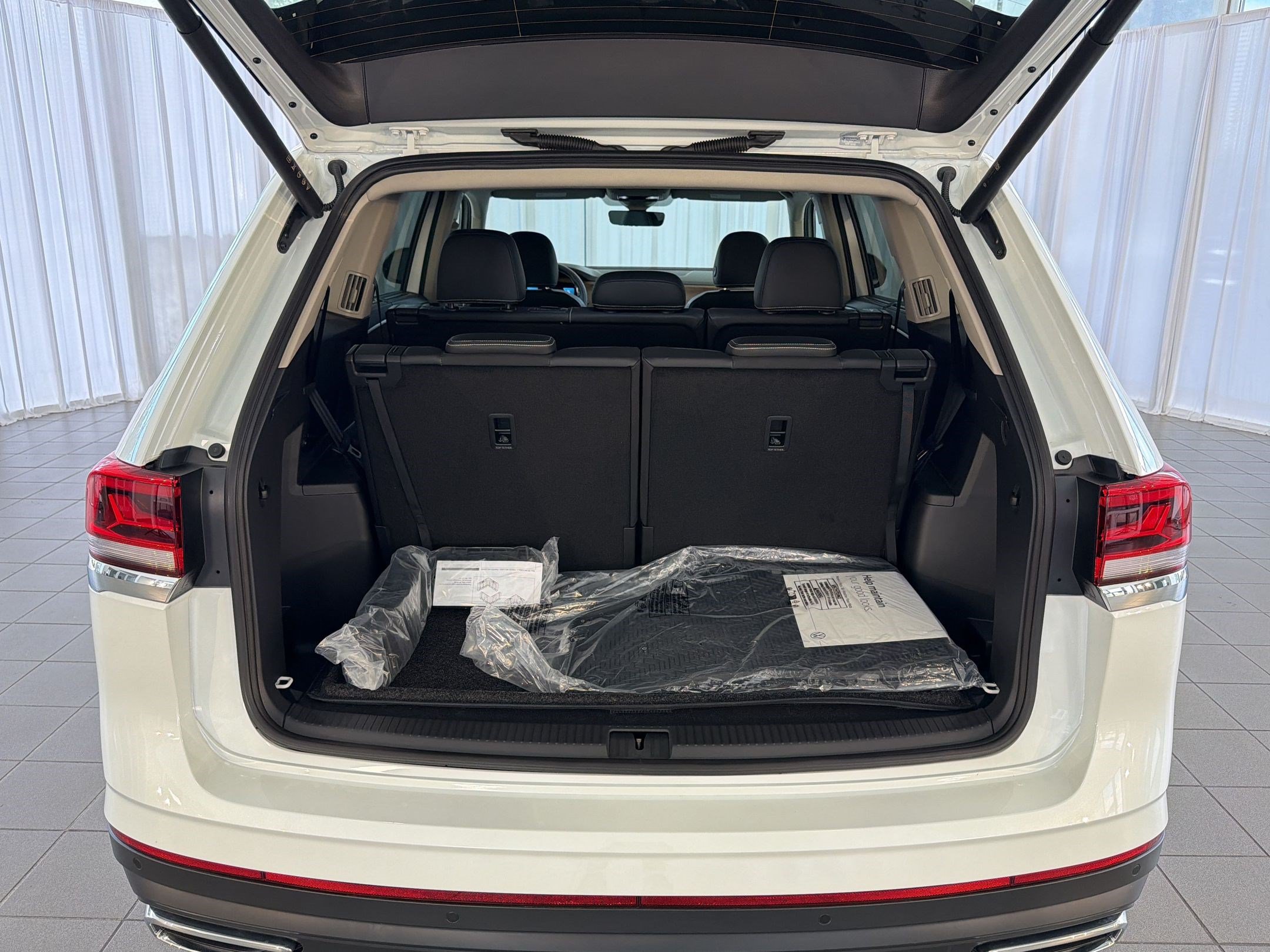 New 2026 Volkswagen Atlas SE FWD image 35