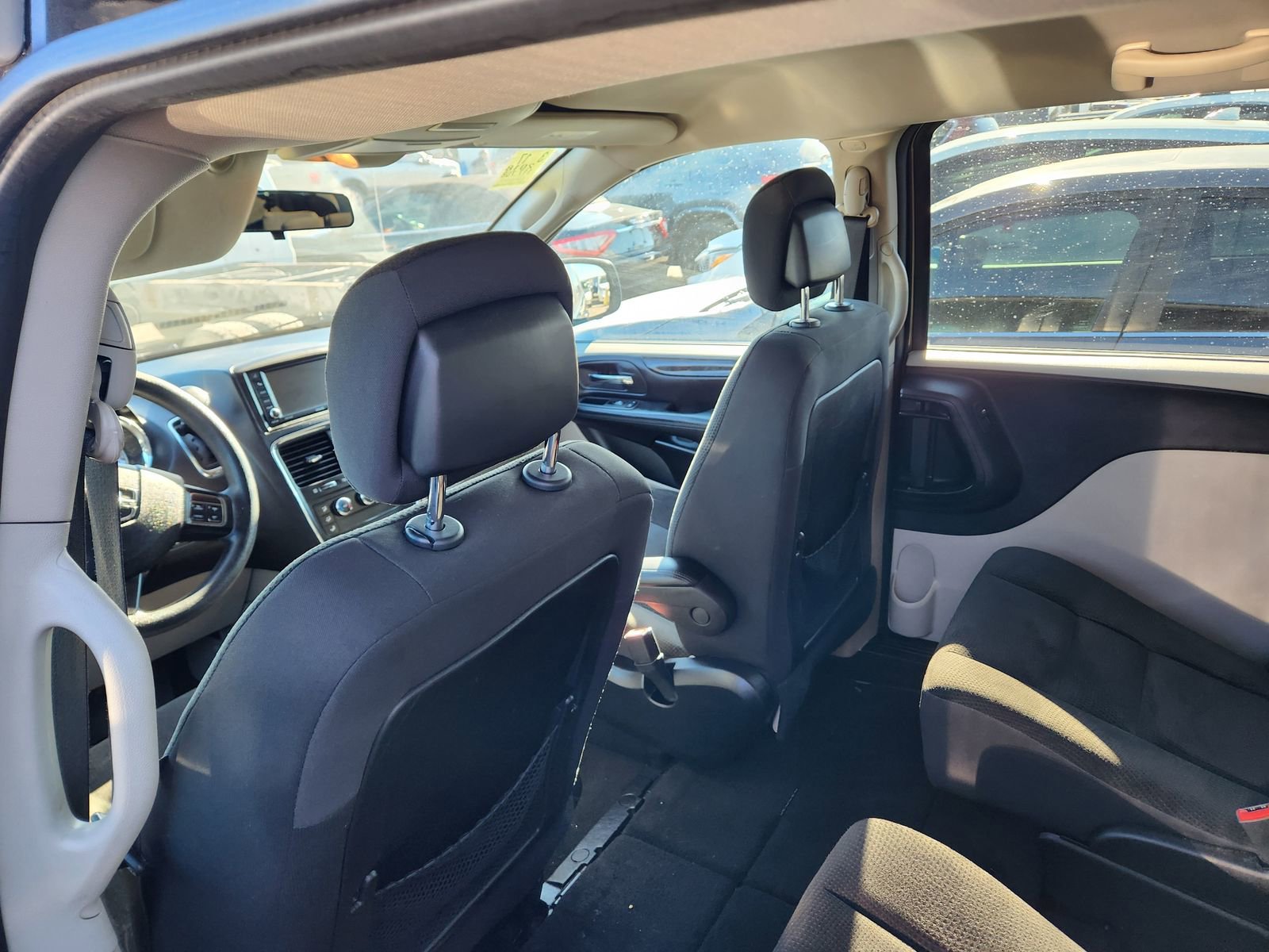 Used 2018 Dodge Grand Caravan SE image 8