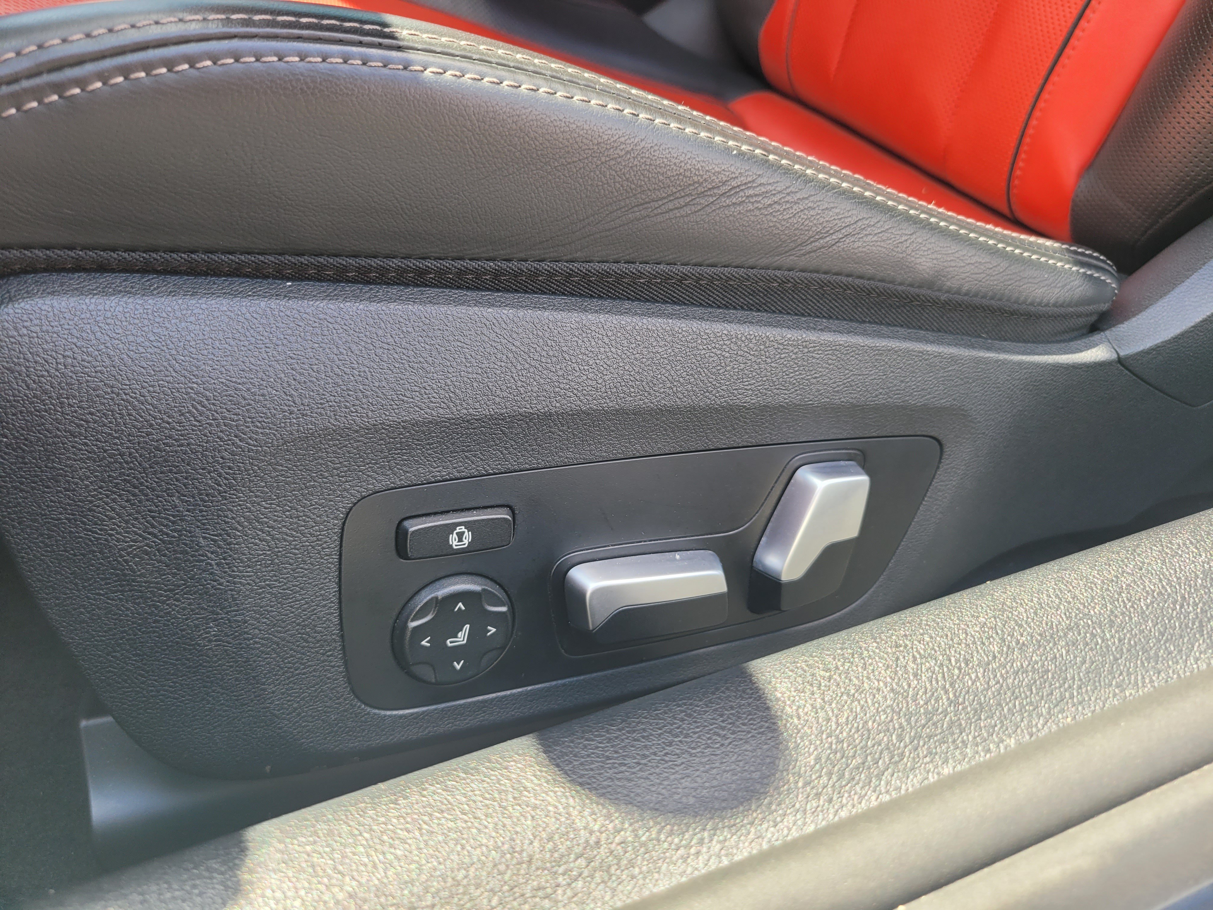 Used 2025 BMW 840i Convertible w/ M Sport Professional Package RWD image 14