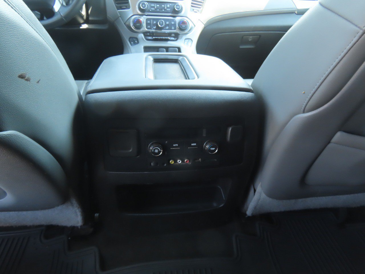 Used 2015 Chevrolet Tahoe LT RWD image 17