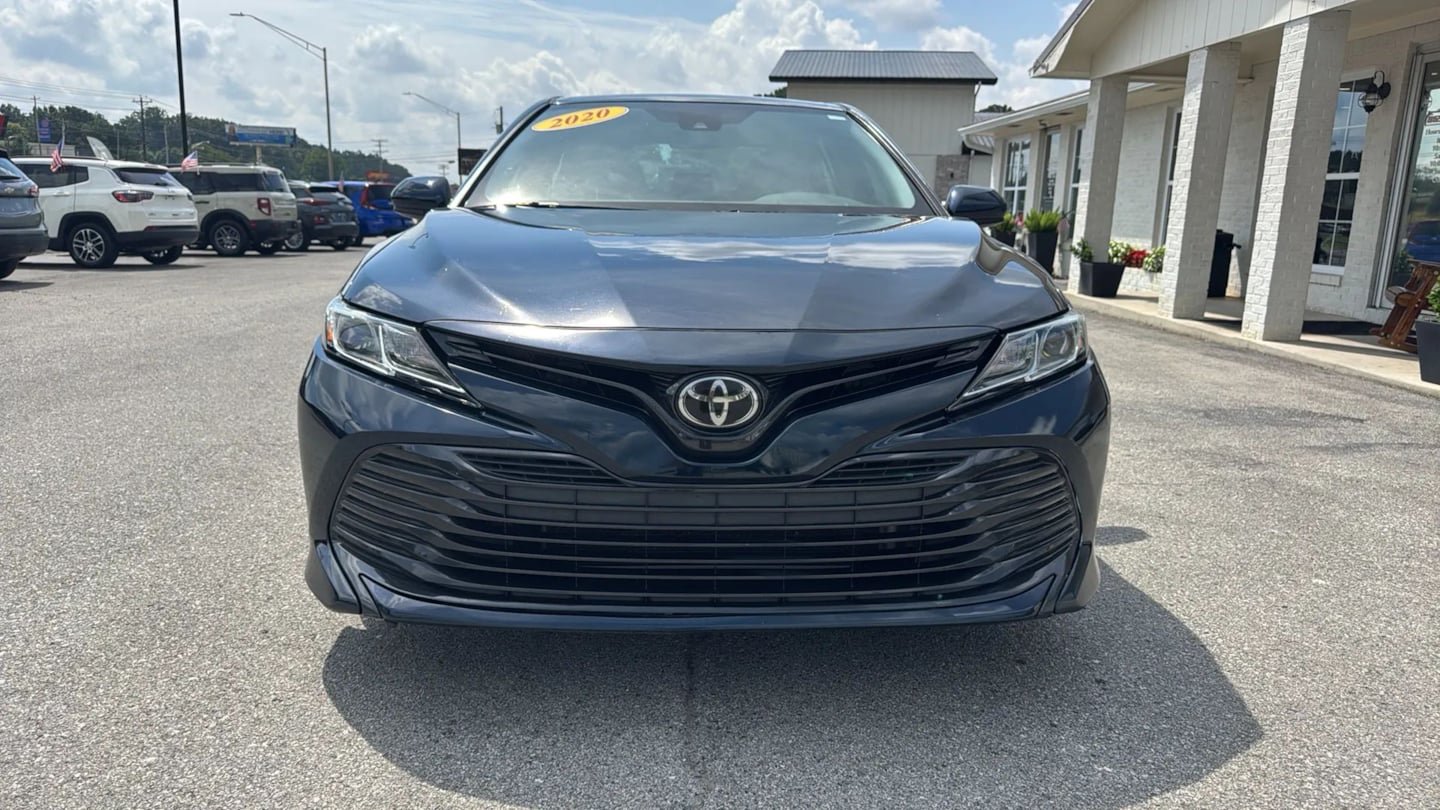 Used 2020 Toyota Camry LE FWD image 8