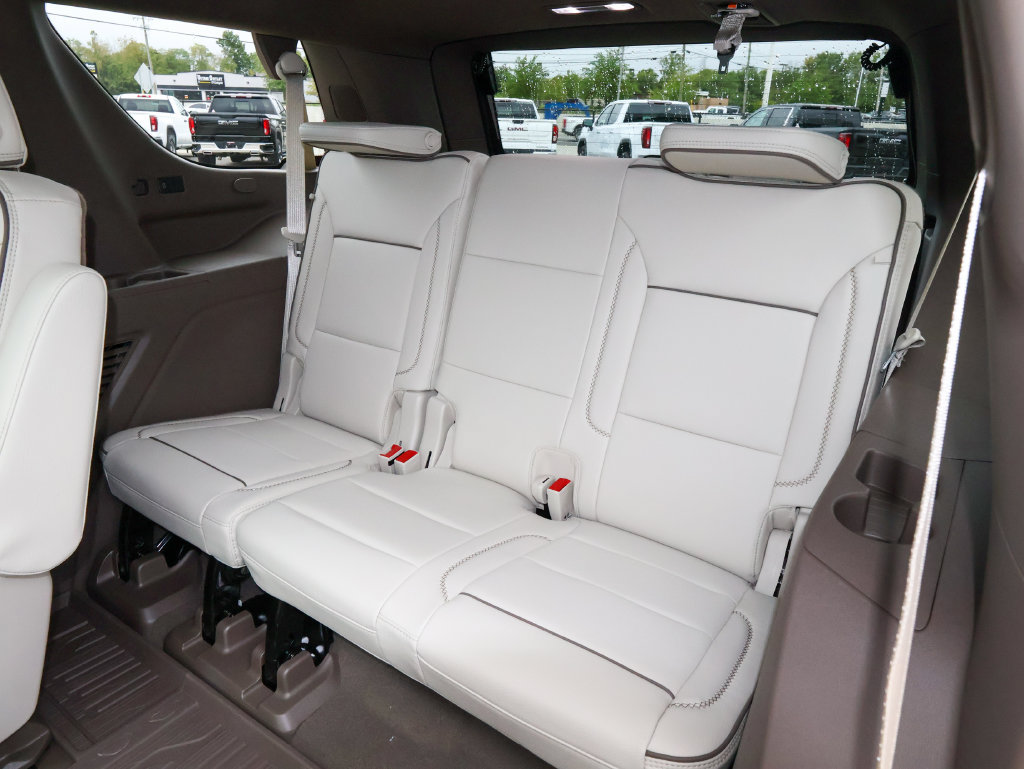 New 2026 GMC Yukon Denali w/ Denali Reserve Package AWD/4WD image 15
