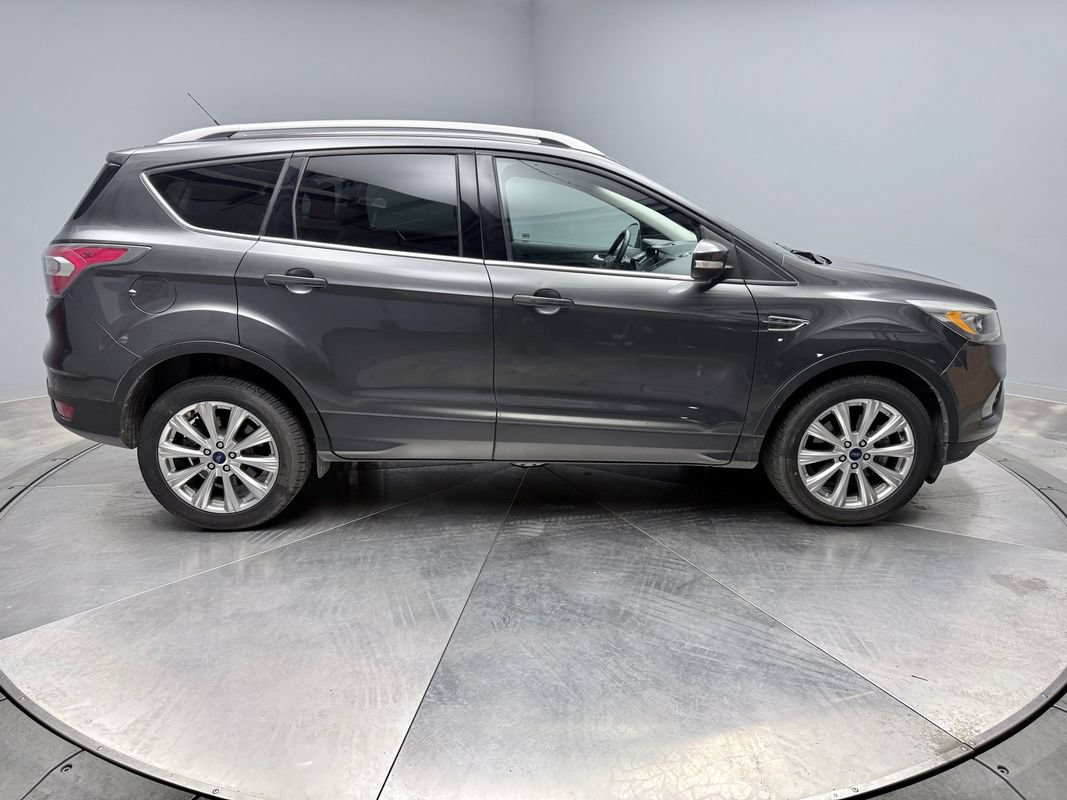 Used 2017 Ford Escape Titanium AWD/4WD image 4