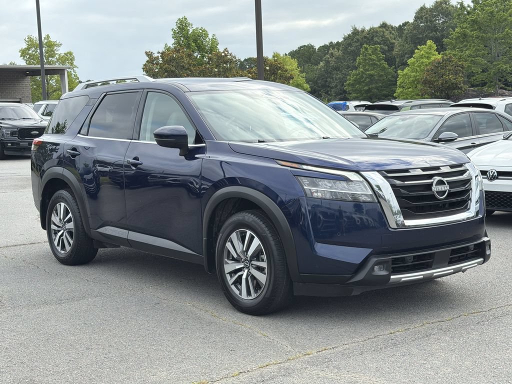 Used 2022 Nissan Pathfinder SL AWD/4WD image 7