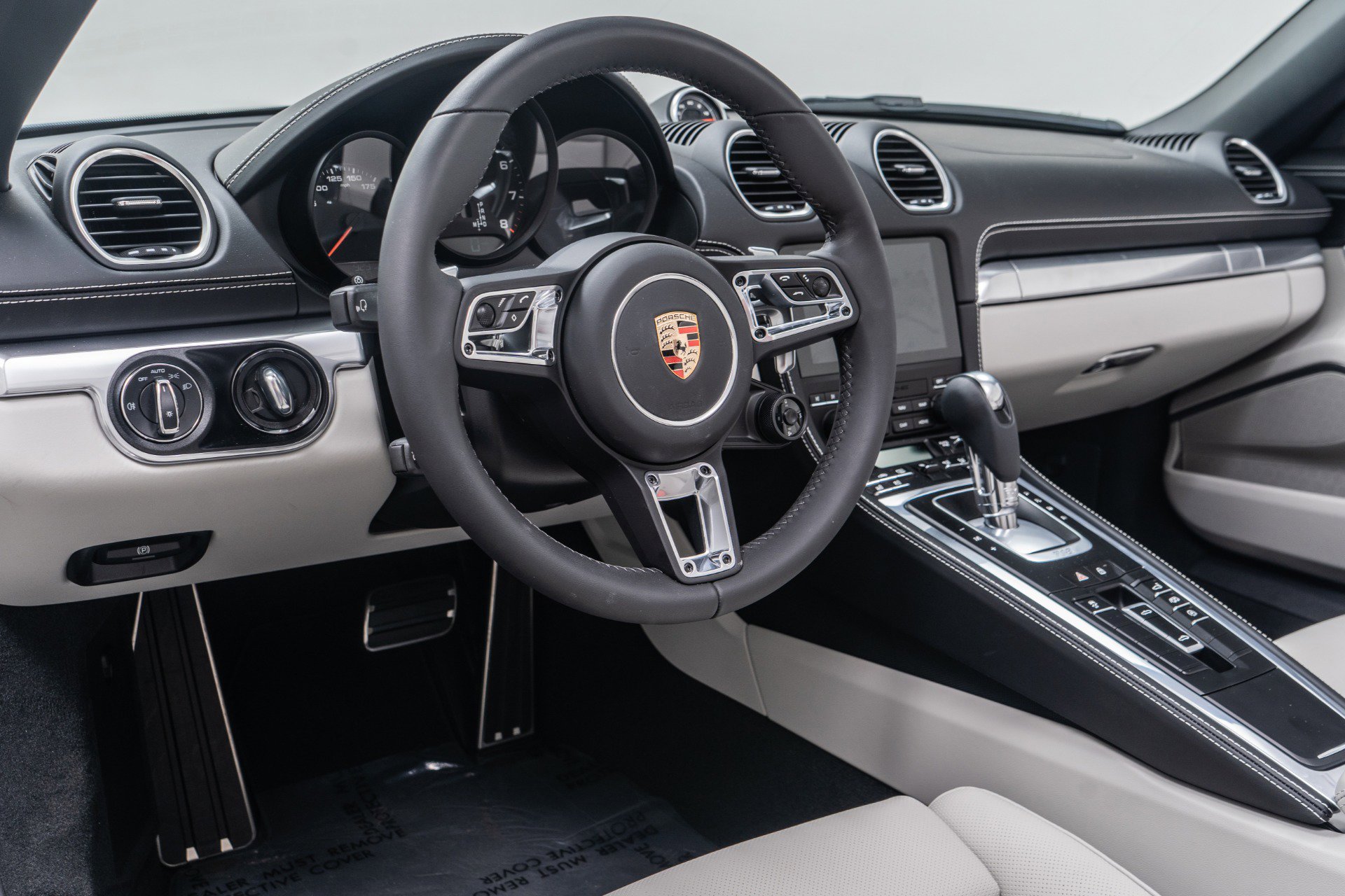 Used 2025 Porsche 718 Boxster image 13