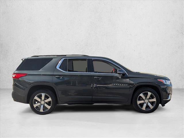 Used 2021 Chevrolet Traverse LT w/ LT Premium Package AWD/4WD image 4
